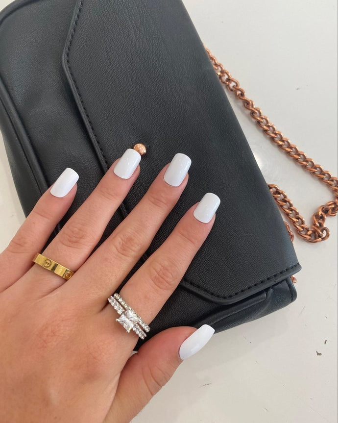 7 Trendy Short Press On Nails To Keep You in Style All Winter