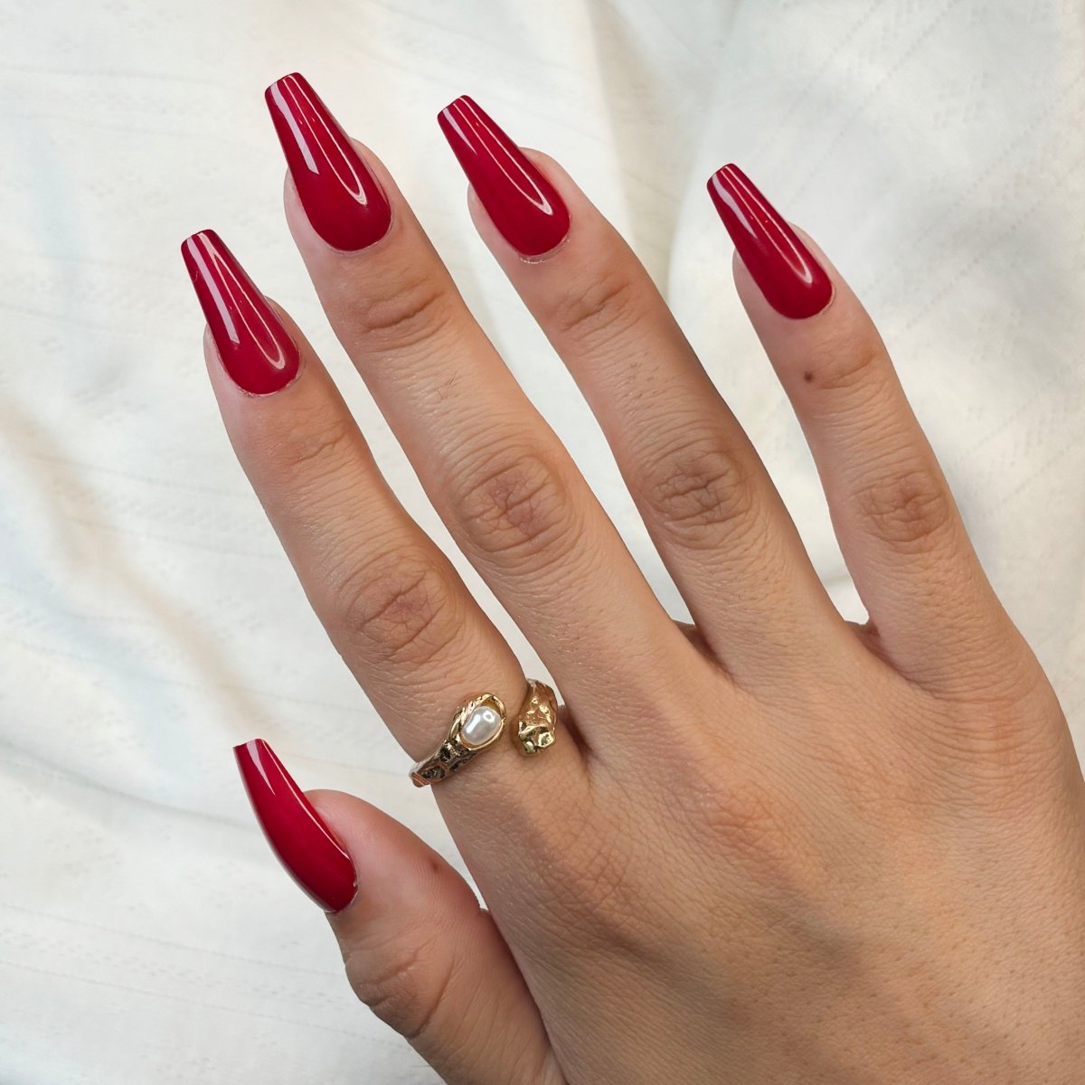 CLASSIC RED: Glossy Deep Red Long Coffin Nails Lavaa Beauty