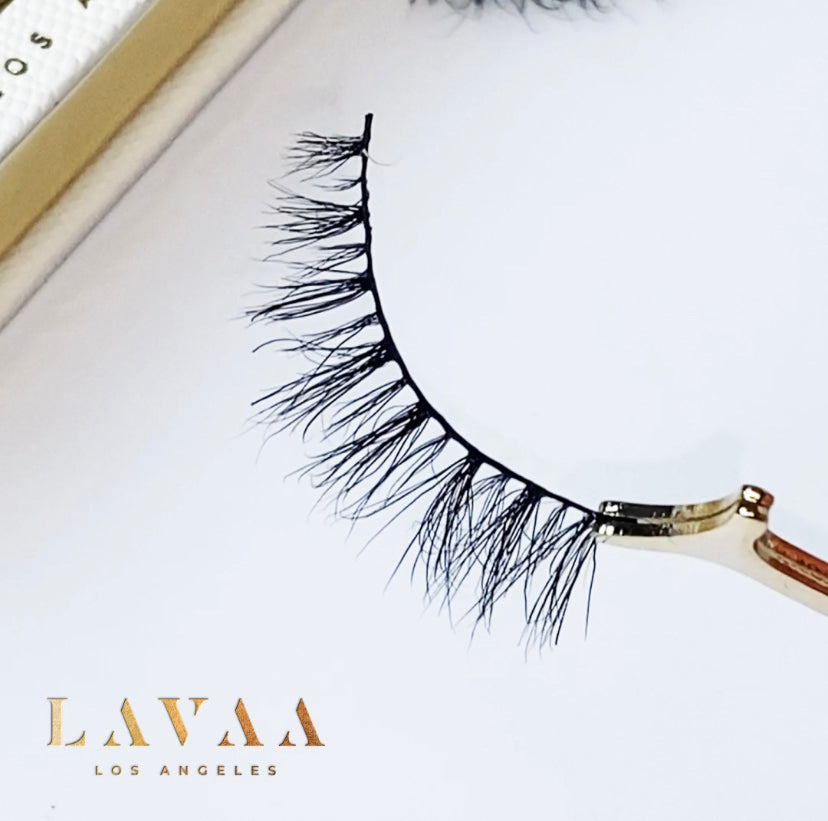 DAINTY Lash | Natural & Lite 3D Mink Lashes | Lavaa Beauty