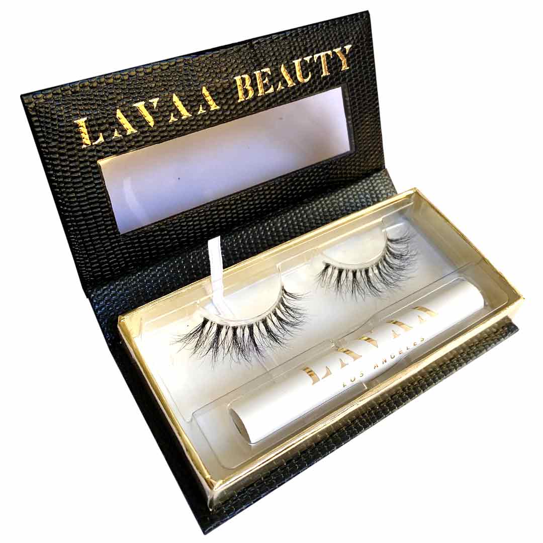 CLASSY Lash | Wispy & Flared Clear Band 3D Mink Lashes | Lavaa Beauty